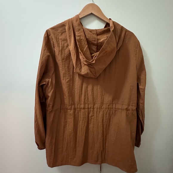 Brown lightweight windbreaker jacket with drawstring waistband NWOT windbreaker - Picture 2 of 2